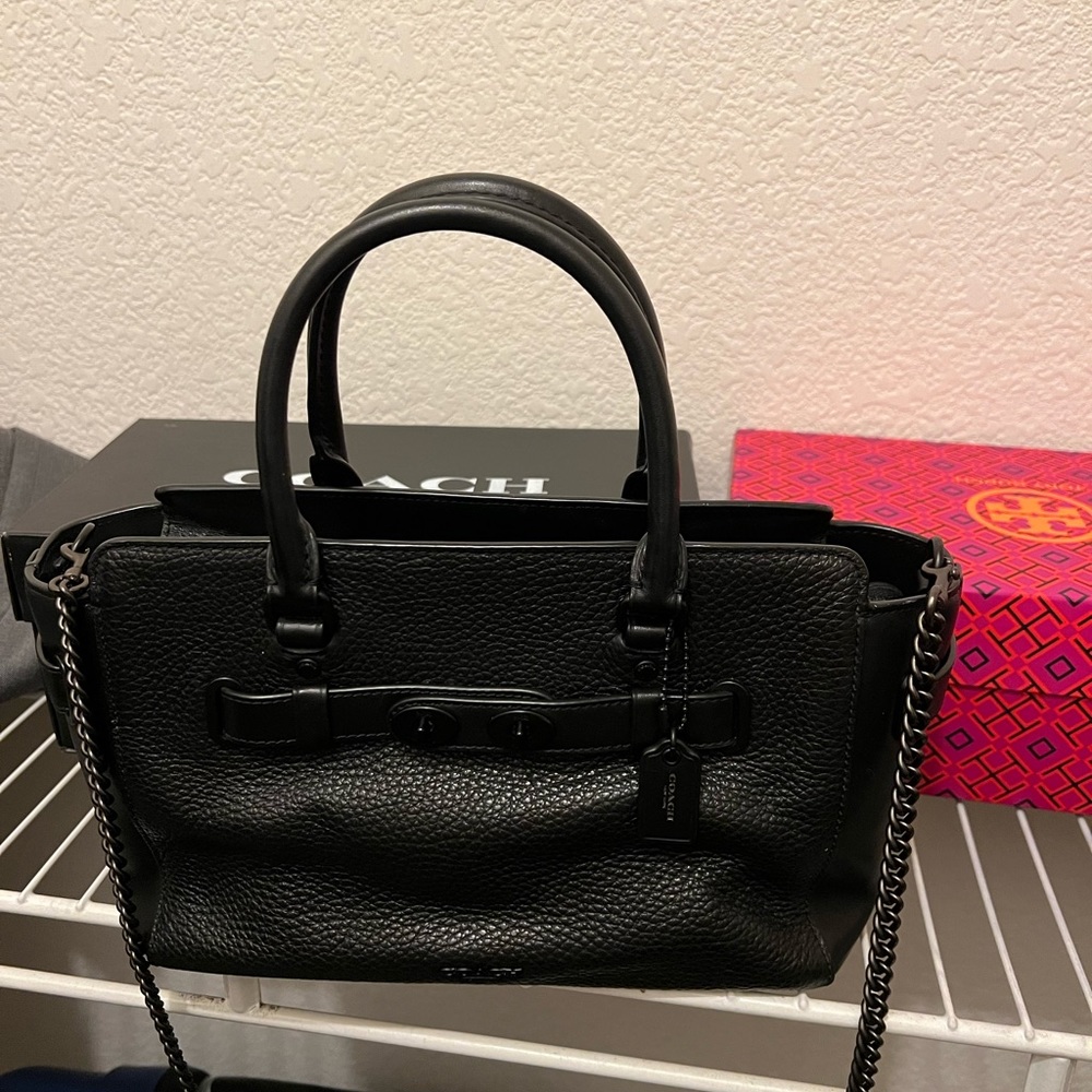 Coach - Picture 2 of 4